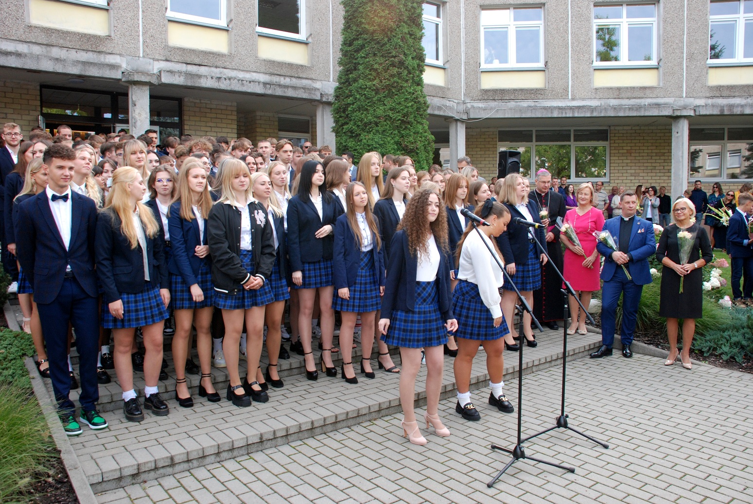 Rugsėjo 1-osios šventė Kauno Jono Pauliaus II gimnazijoje